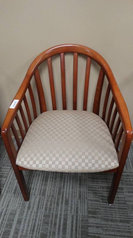 lot 1059 image: Nice wood frame office chair