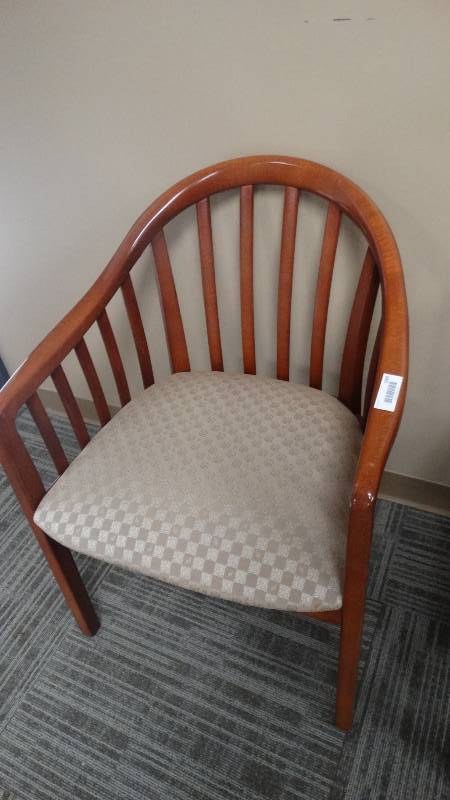 lot 1060 image: Nice wood frame office chair