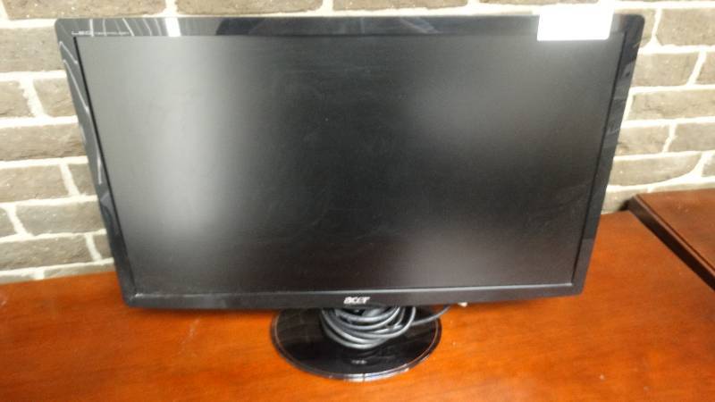 lot 1069 image: Acer LED monitor