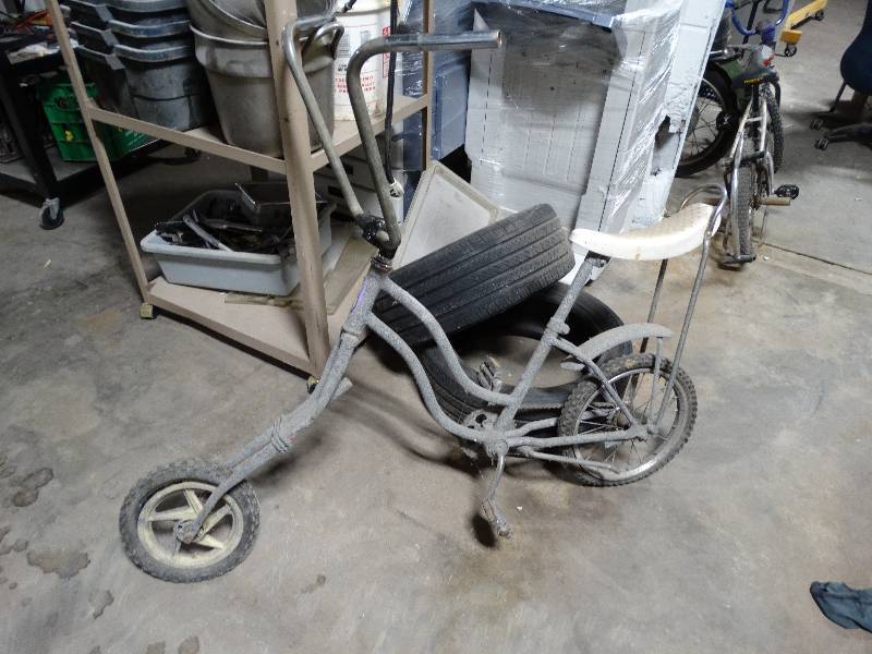 lot 4036 image: 2 Custom bikes.