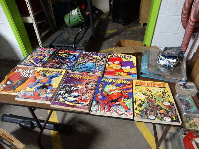 lot 4041 image: Lot of comic books & cards.