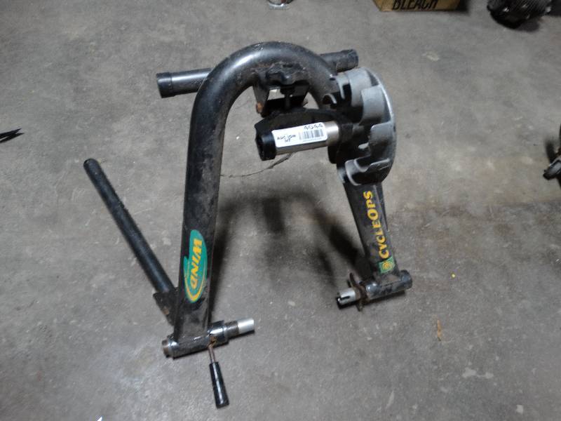 lot 4044 image: Cycleops wind bike trainer.