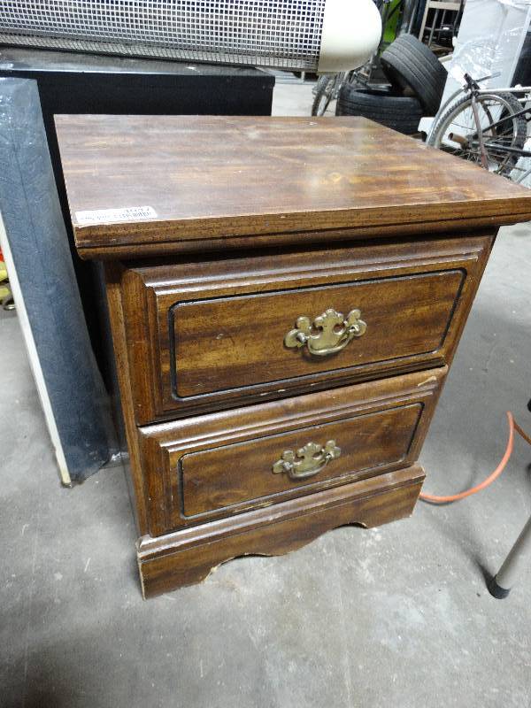 lot 4047 image: 2 Drawer night stand.