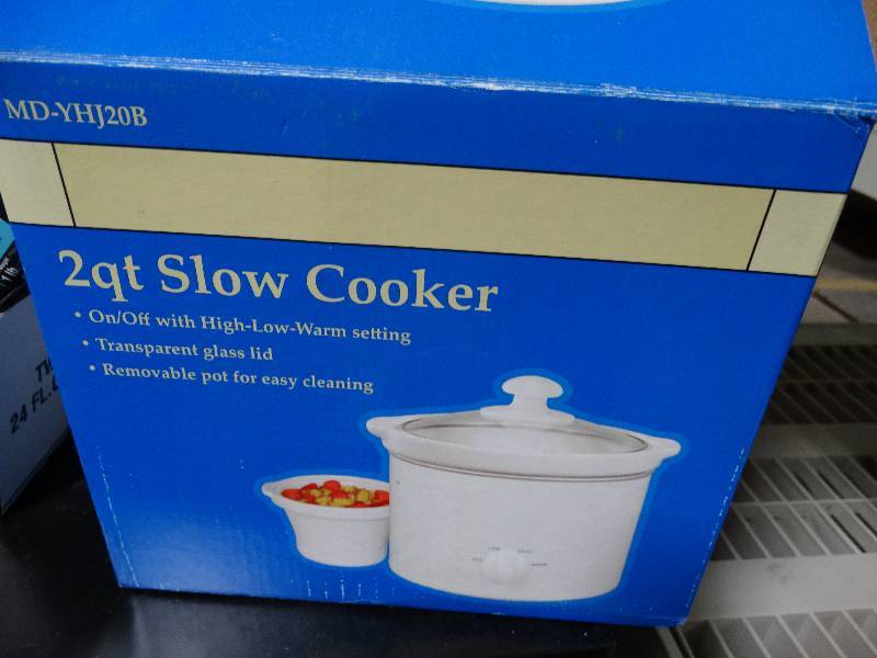 lot 4058 image: 2qt slow cooker.