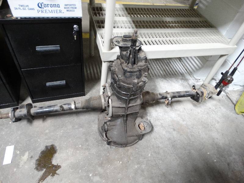 lot 4065 image: Transmission waxles.