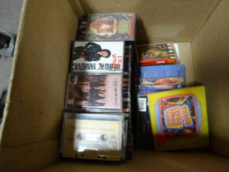 lot 4067 image: Lot of CDs & consettes.
