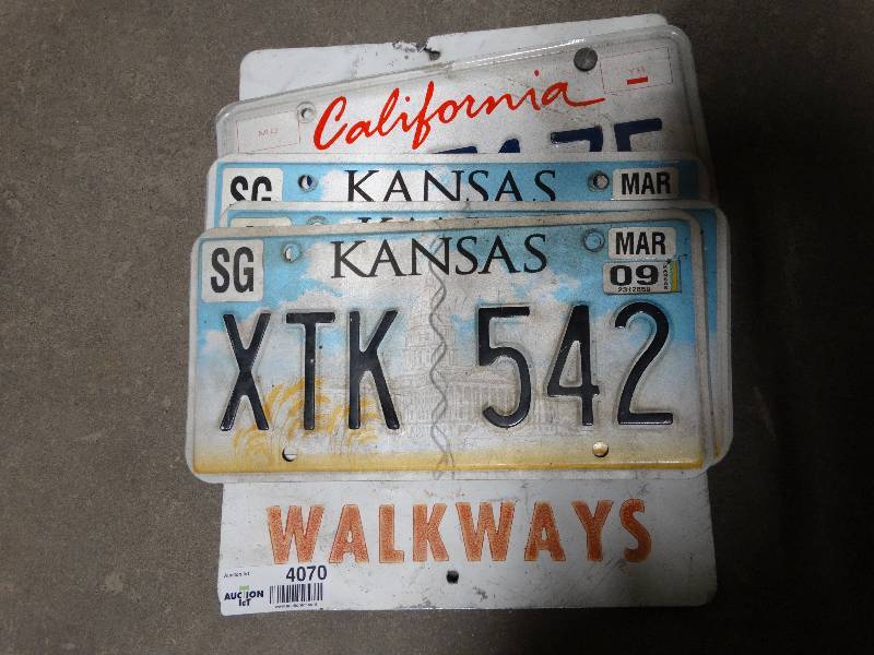 lot 4070 image: Lot of various license plates.