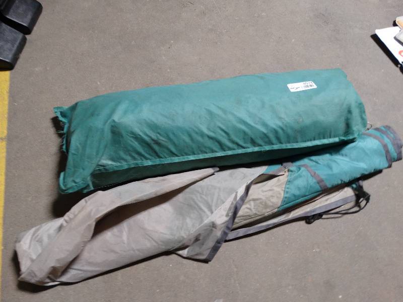 lot 4074 image: Tent wbag,