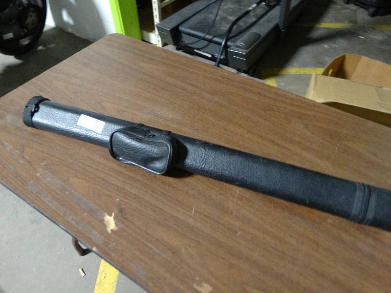 lot 4084 image: Graphite titanium pool stick in case.