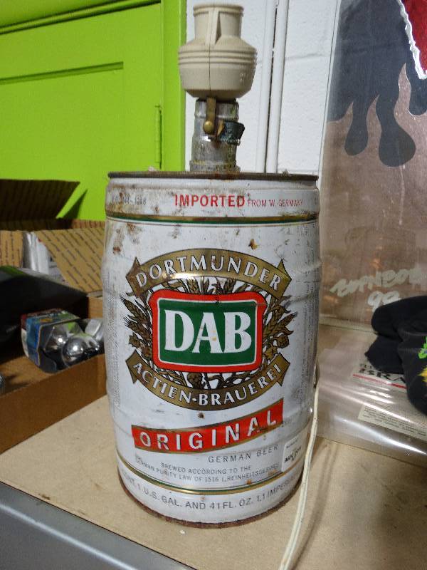 lot 4096 image: Beer lamp.