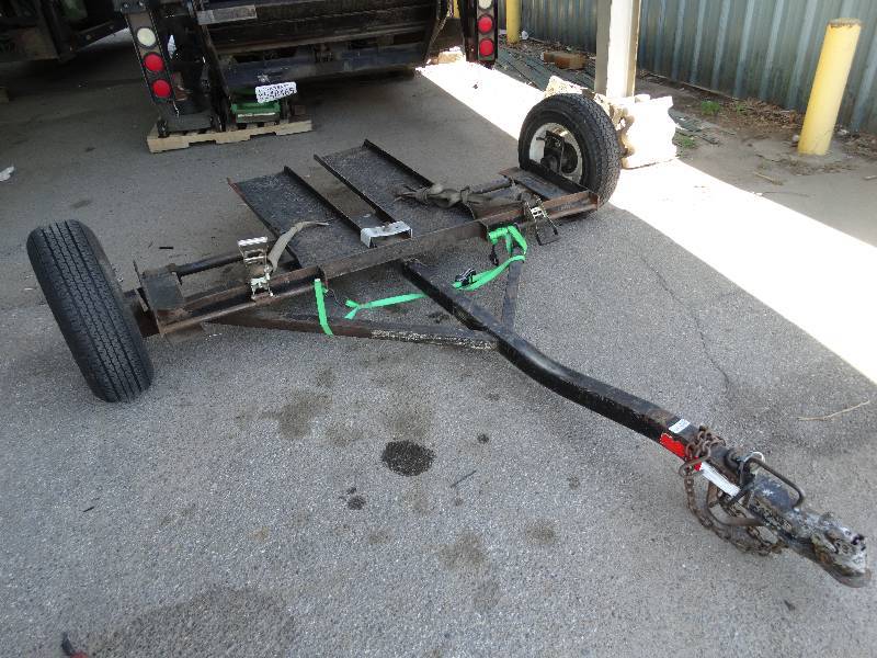 lot 4126 image: Car dolly tow dolly- 2 ball- Ready to go