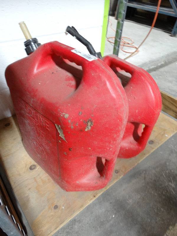 lot 4019 image: 2 plastic gas cans