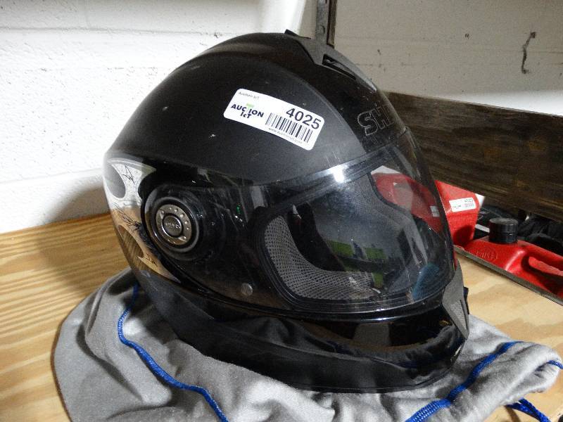 lot 4025 image: Shark motorcycle full face helmet w bag
