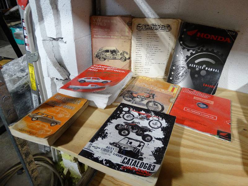 lot 4031 image: Lot of various VW & other service books