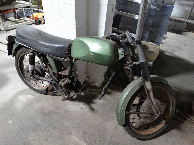 lot 4035 image: Ducati motorcycle w parts