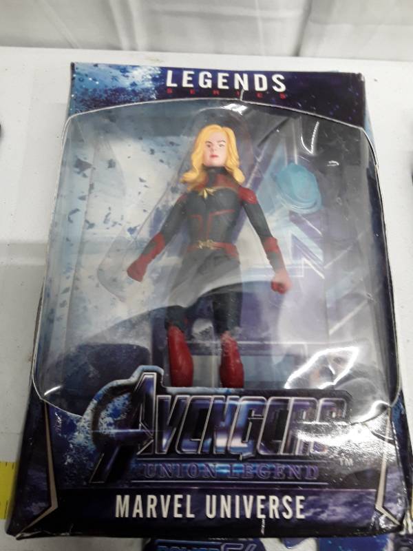 lot 31007 image: Marvel Universe Avengers Legends Series (box is based shape) - Captain Marvel