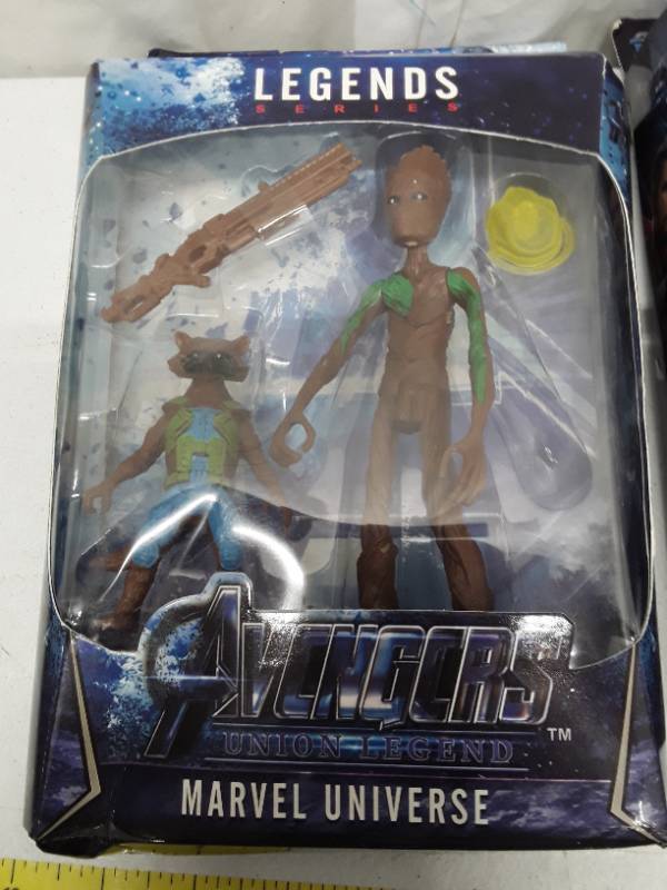 lot 31009 image: Marvel Universe Avengers Legends Series (box is based shape) - Groot