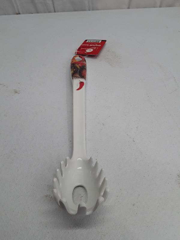 lot 28570 image: Smart Cook Melamine Spaghetti Server