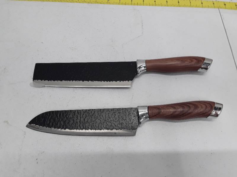 lot 28906 image: 2 Piece Kitchen Knife Set with Solid Wood Handles
