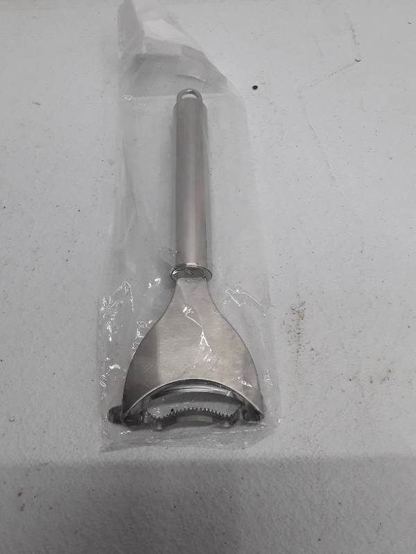 lot 30134 image: Ergonomic Stainless Steel Corn Peeler with Serrated Blade