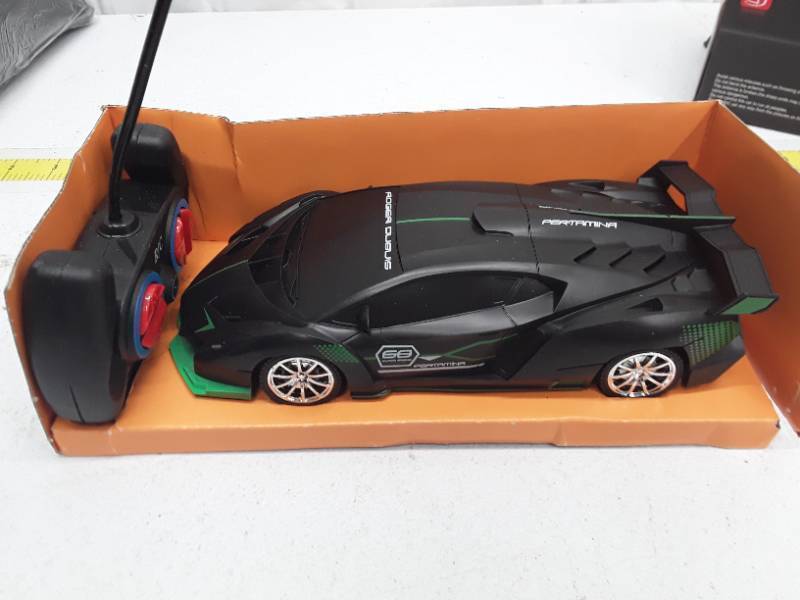 lot 30138 image: RC High Speed 118 Series Remote Control Car - Lamborghini