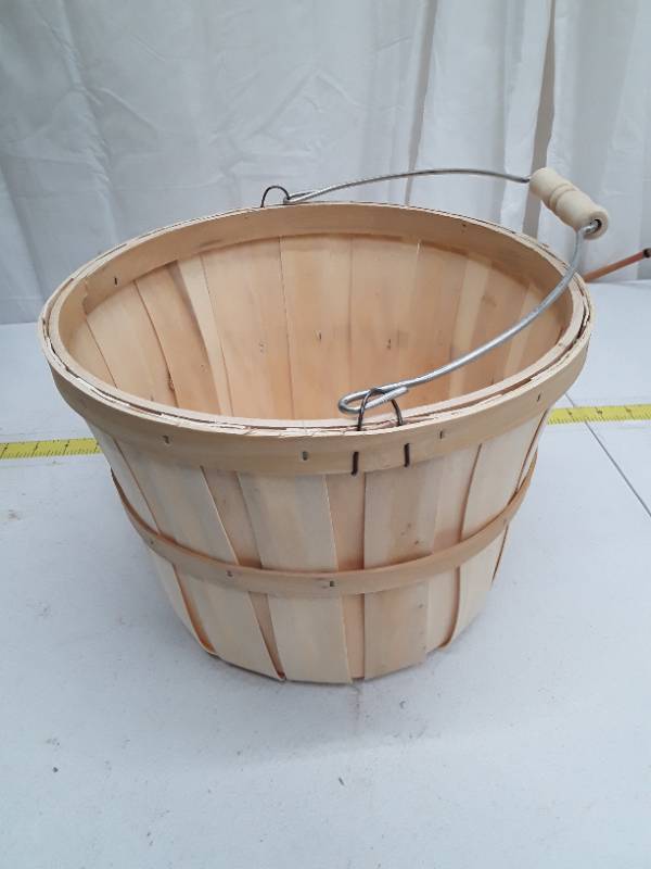 lot 30354 image: One Peck Basket (1pc)