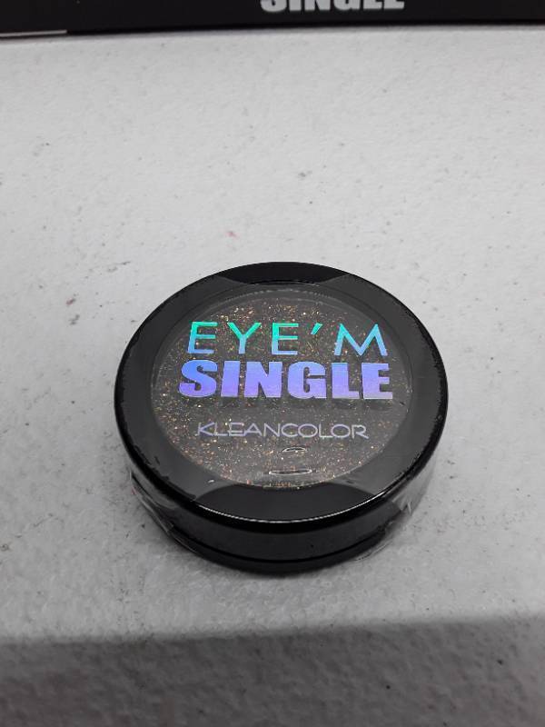 lot 30460 image: Kleancolor Eyem Single Glitter Eyeshadow .06oz - Party of One