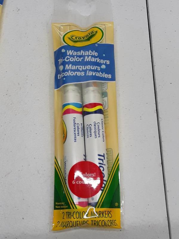 lot 30574 image: Crayola Washable Tri-Color Markers - 2 Pack