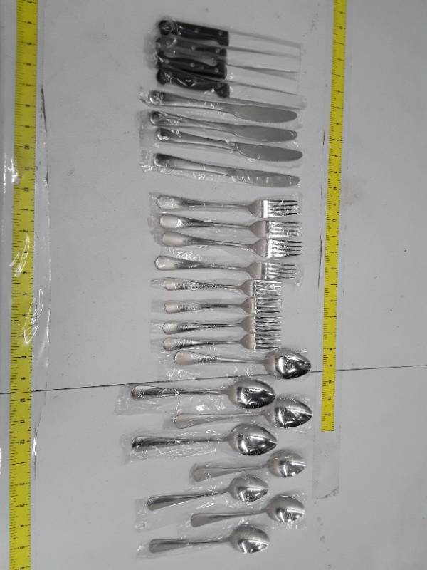 lot 31467 image: 24 PCS (4 Sets) Stainless Steel Cutlery Set