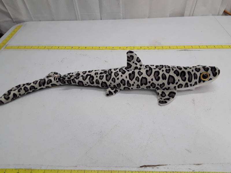 lot 31485 image: 24 Leopard Shark Plush Toy
