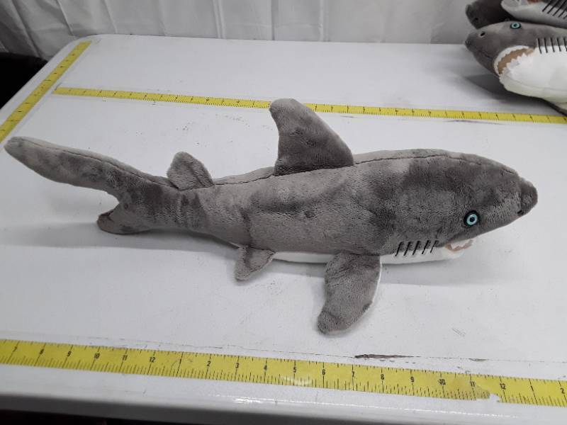 lot 31498 image: 20 Great White Shark Plush Toy