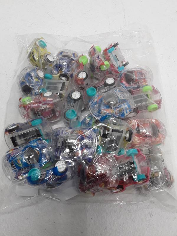 lot 31516 image: 24 PCS Mini Boomerang Car Toy Set
