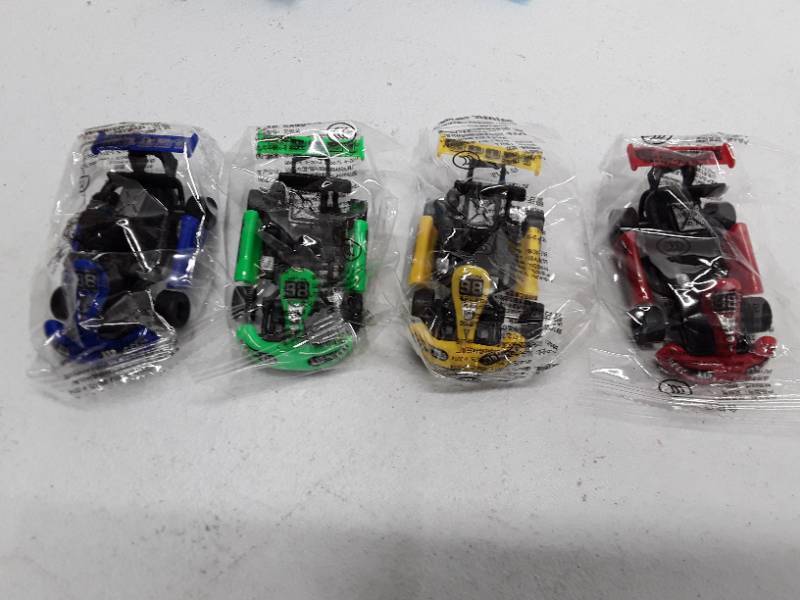 lot 31546 image: 4 PCS Mini Kart Pull Back Set for Kids