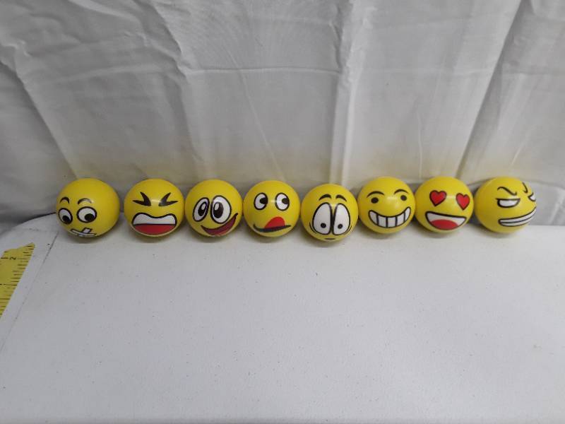 lot 31562 image: 8 PCS Funny Faces Stress Balls - Faces May Vary