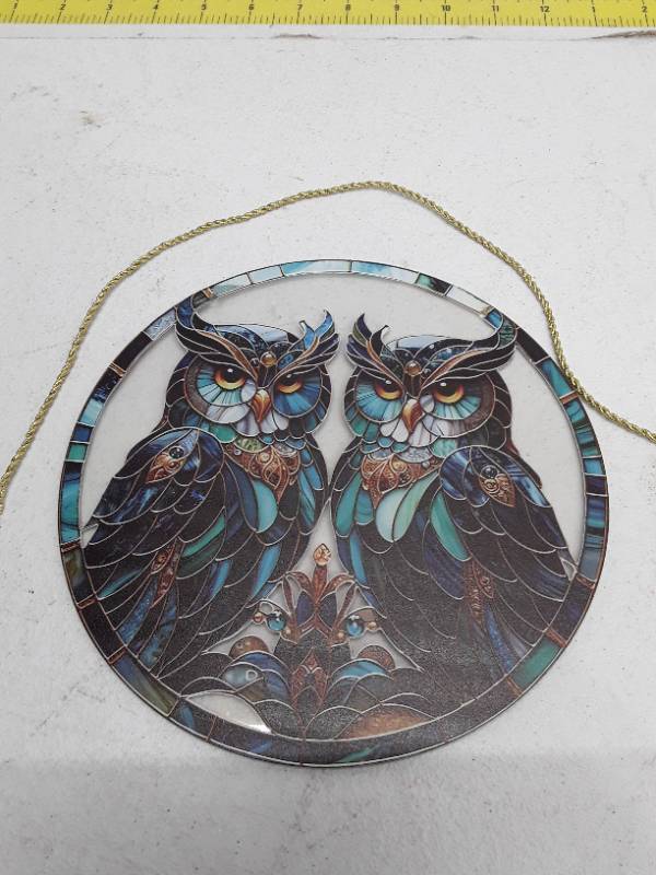 lot 31817 image: Stained Glass Owl Pair Wall Decoration - 8 inch diameter