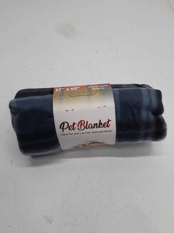 lot 56732 image: 27 x 40 in. Pattern Cozy Pet Blanket - Patterns Vary