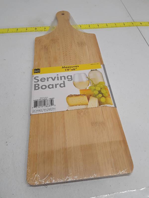 lot 56779 image: Serving Board - 19 x 6