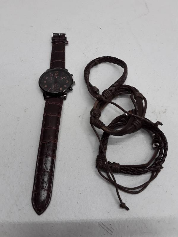 lot 56879 image: Watch & Bracelet Set - Black