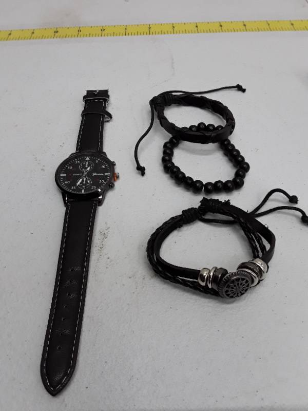 lot 56885 image: Watch & Bracelet Set - Black