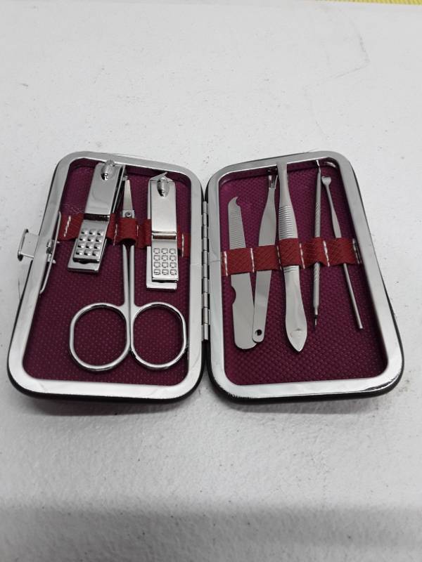 lot 56894 image: Womans Personal Nail Care Kit - Purple