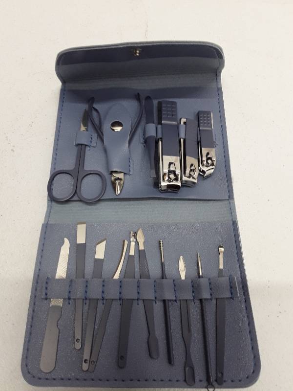 lot 57052 image: Proffesional Toenail Clippers Tool Set, Pedicure Kit with Case Nail Clippers Set - Purple