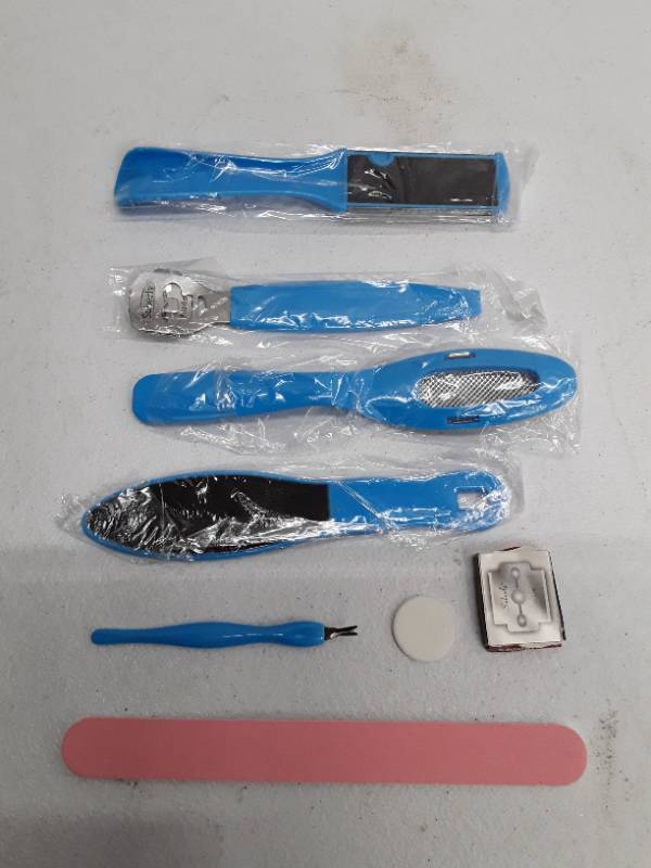 lot 57150 image: Foot Care Kit - Blue