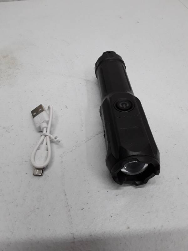 lot 57169 image: Macrocosm 3-Mode Telescopic LED Rechargable Flashlight