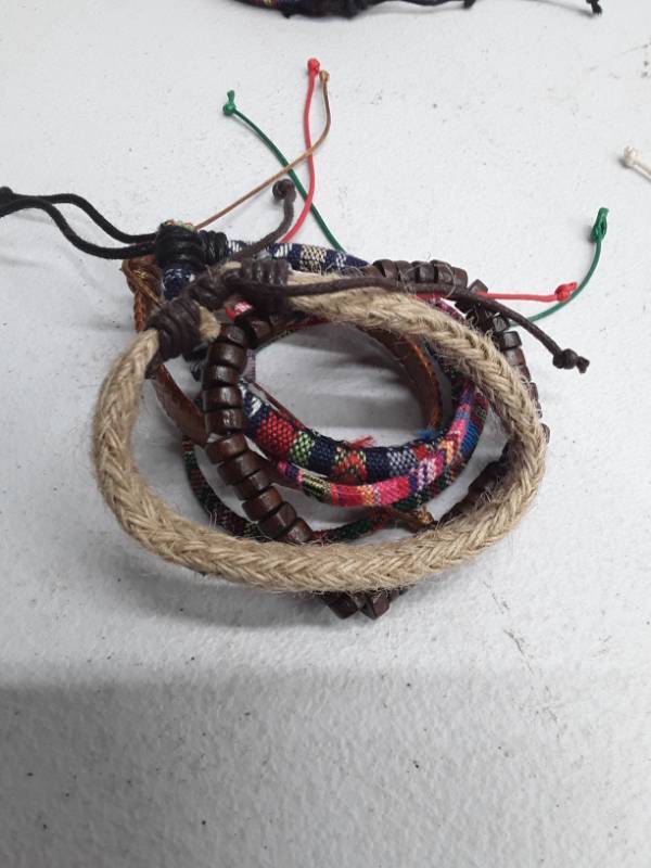 lot 57320 image: Random Bracelets - Pack of 6