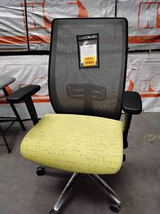lot 46834 image: HON HIGH QUALITY COMMERCIAL OFFICE TASK CHAIR