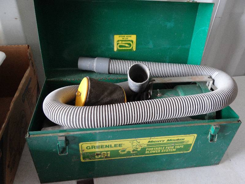 lot 7808 image: Greenlee 591 Mighty Mouser Portable Fish Tape Blower System
