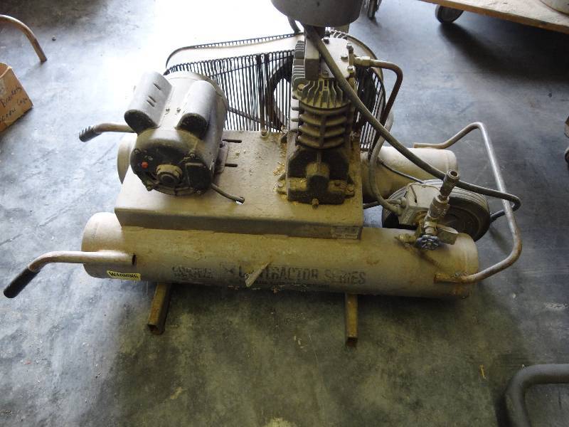 lot 7837 image: Air Compressor - Campbell Hausfield #VT613102