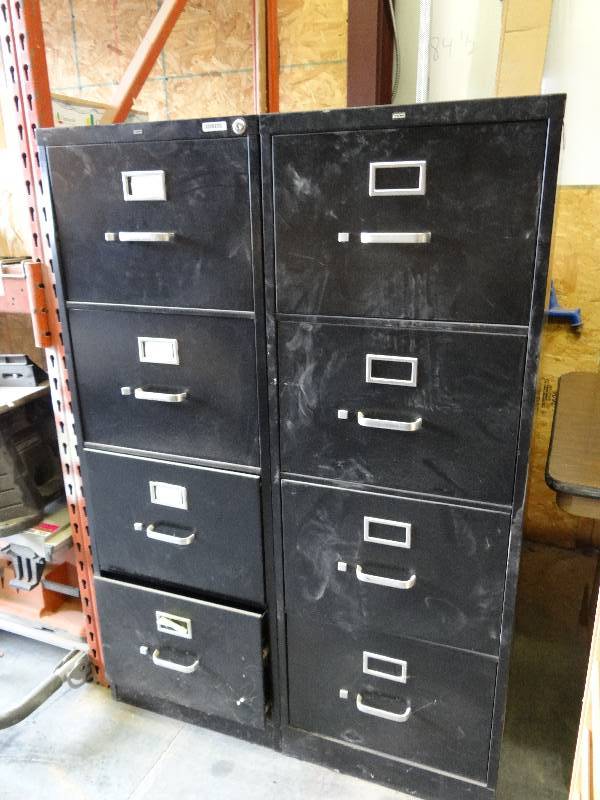 lot 7842 image: Lot of 2 Hon Filing Cabinets
