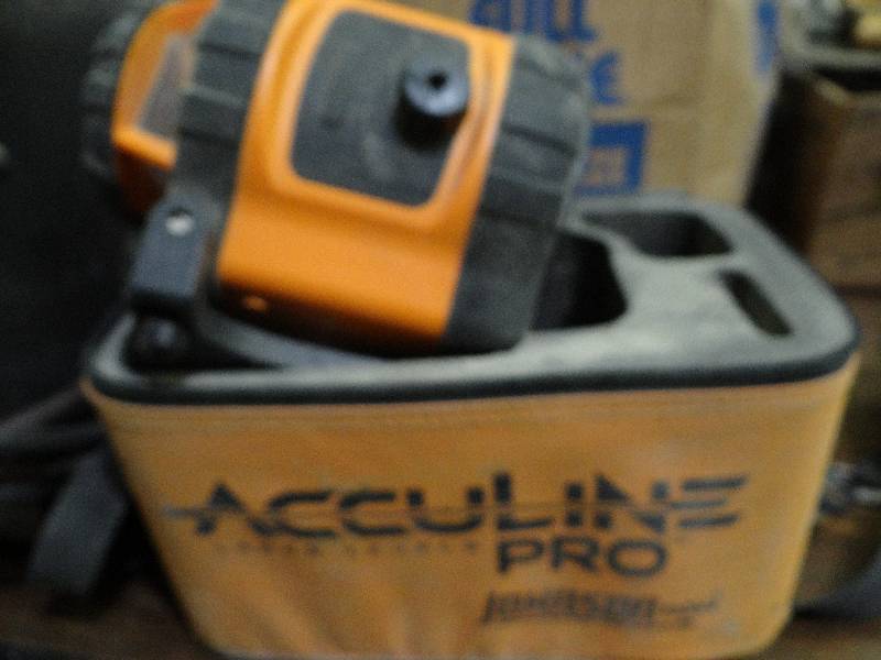 lot 7852 image: Laser Level - Acculine Pro 406515
