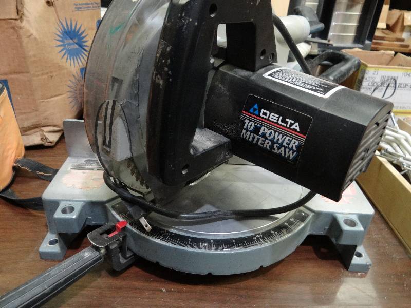 lot 7853 image: Delta 10 Power Miter Saw